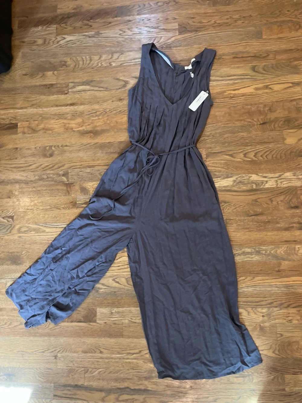 Grade & Gather NWT Carbon Sleeveless V-Neck Romper Charcoal Small